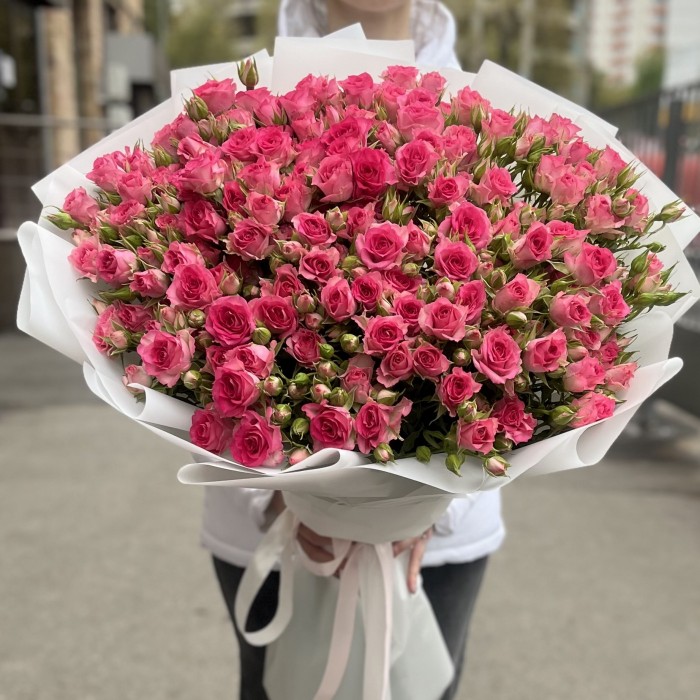 25 кустовых роз Рупски 70 см