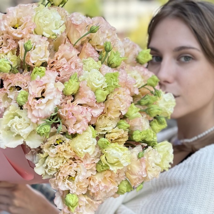 25 махровых эустом Шампань