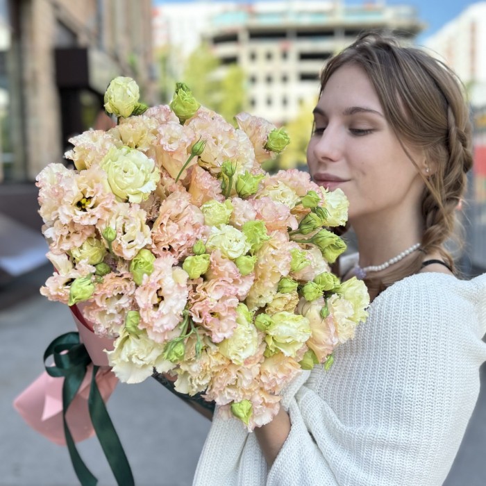 25 махровых эустом Шампань