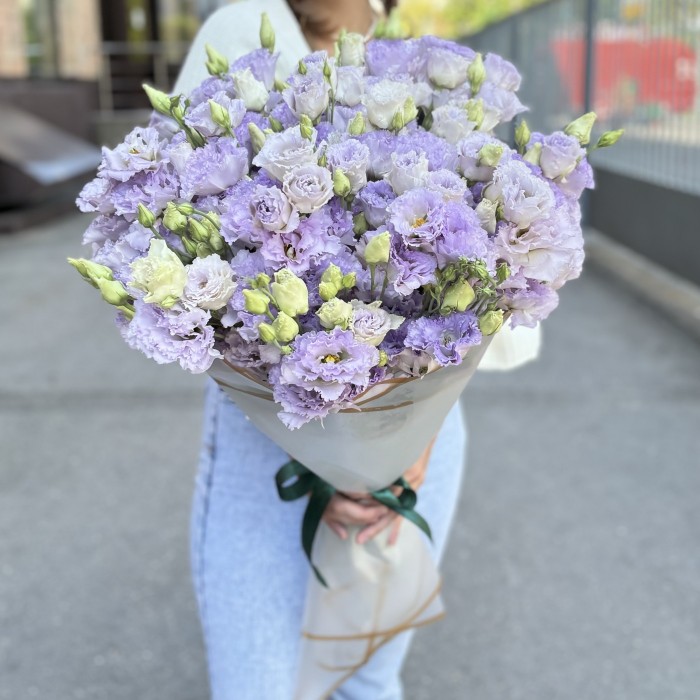 25 махровых лавандовых эустом