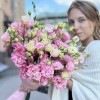 25 махровых розовых эустом