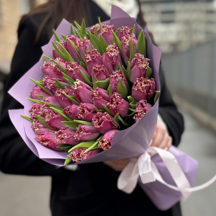 35 махровых темно-розовых тюльпанов в упаковке