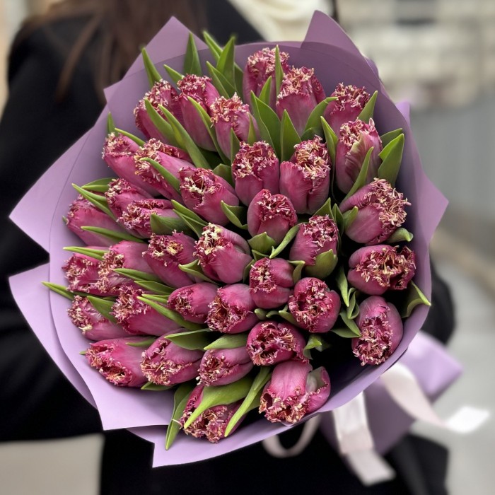 35 махровых темно-розовых тюльпанов в упаковке