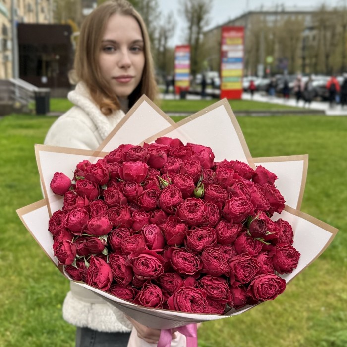 25 малиновых кустовых пионовидных роз Пати Трендсеттер