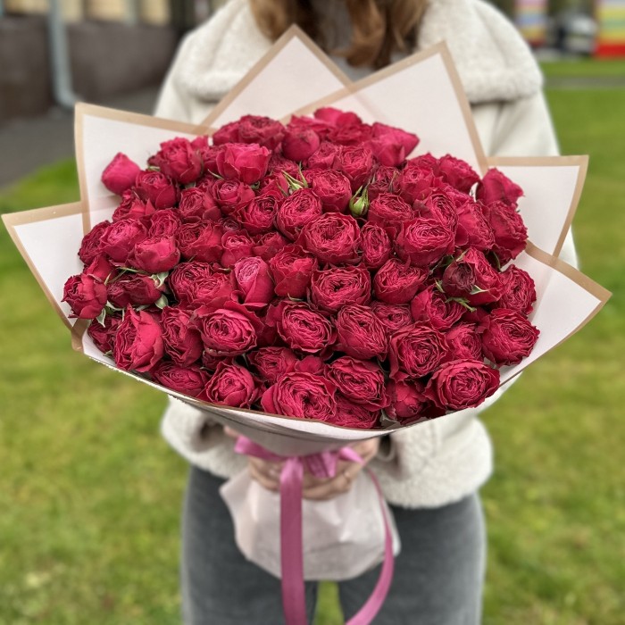 25 малиновых кустовых пионовидных роз Пати Трендсеттер