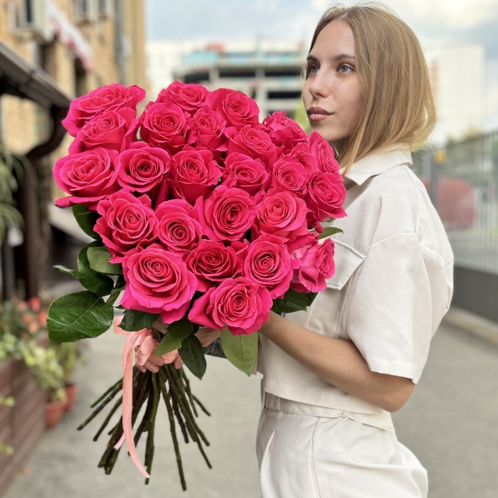 25 малиновых роз Пинк Флойд 80 см