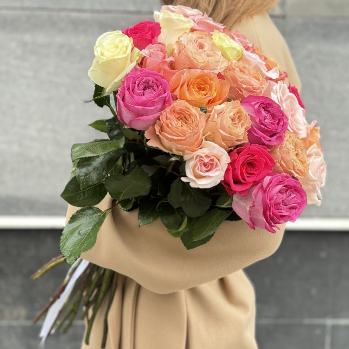 25 пастельных роз MIX