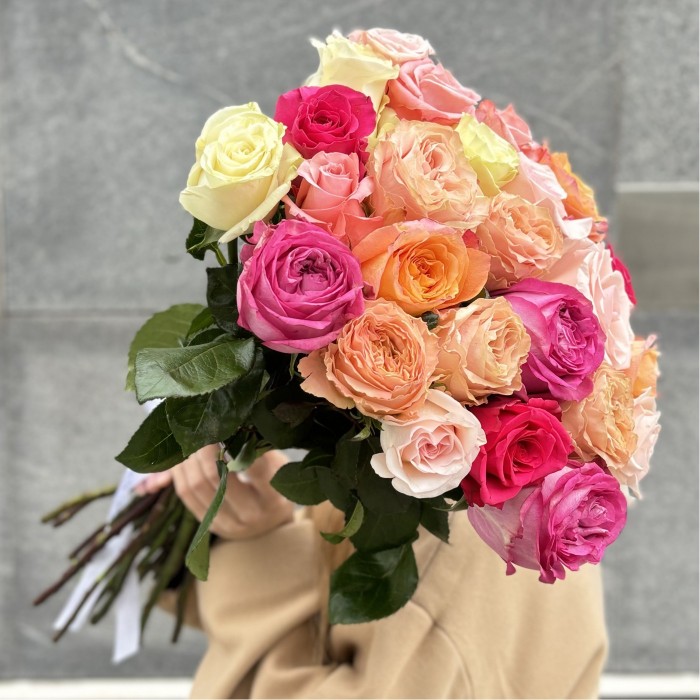 25 пастельных роз MIX
