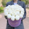 25 пионов Белый Лебедь в коробке