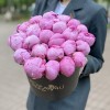 25 малиновых пионов Флеминг в коробке