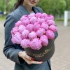 25 малиновых пионов Флеминг в коробке
