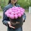 25 малиновых пионов Флеминг в коробке