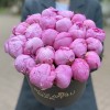 25 малиновых пионов Флеминг в коробке