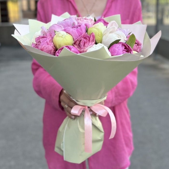 25 пионов ароматный микс в упаковке