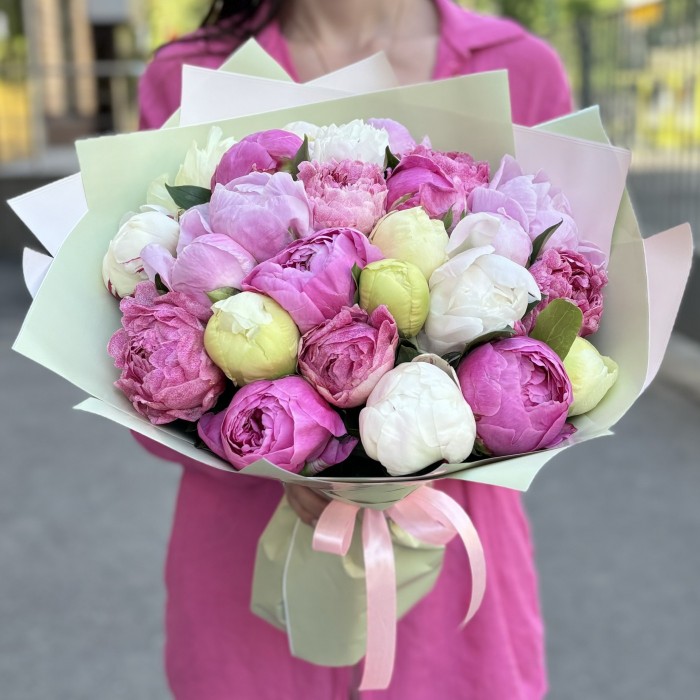 25 пионов ароматный микс в упаковке