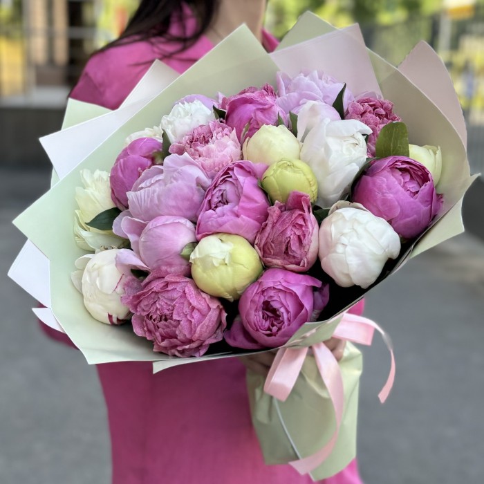 25 пионов ароматный микс в упаковке