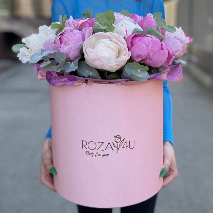 25 пионов Нежный микс в коробке