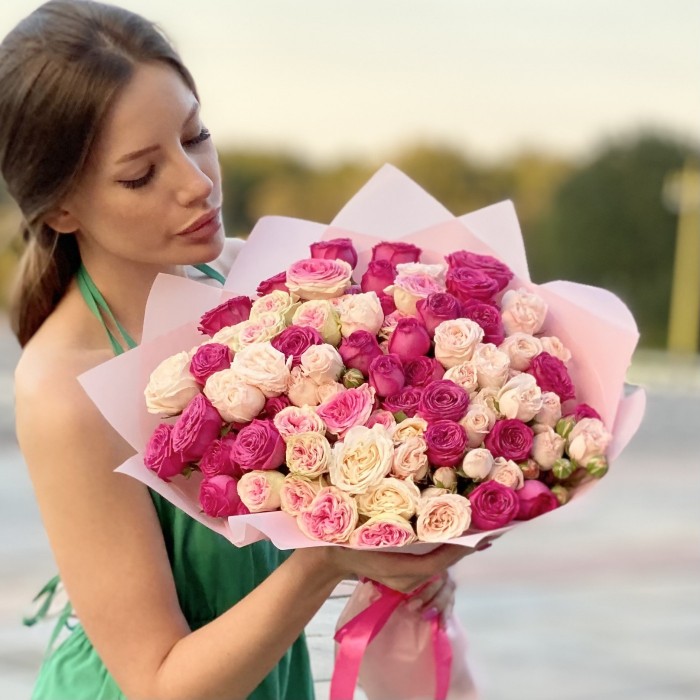 25 кустовых пионовидных роз Розовый вихрь