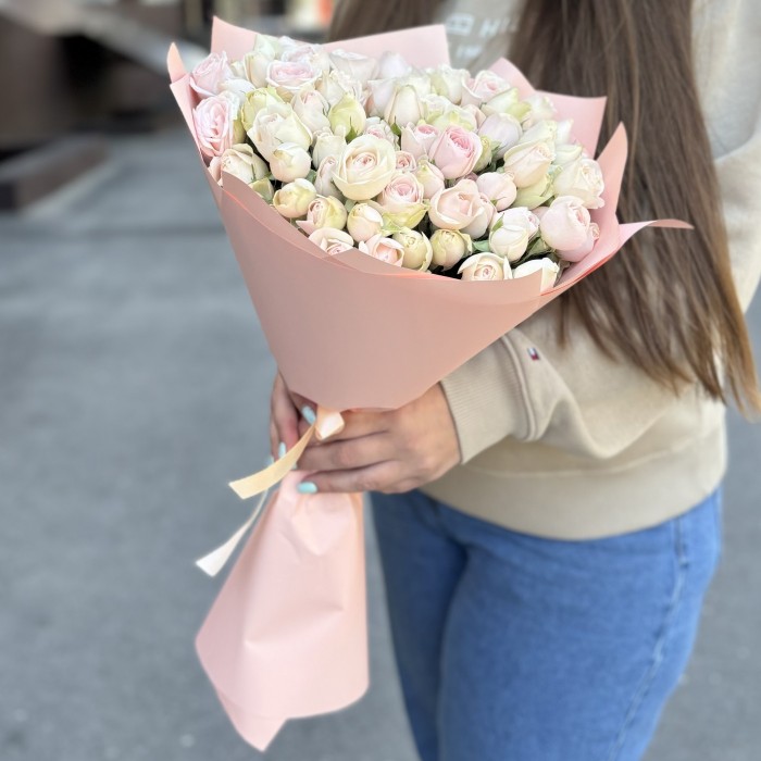 25 пионовидных кустовых роз Свит Блоссом