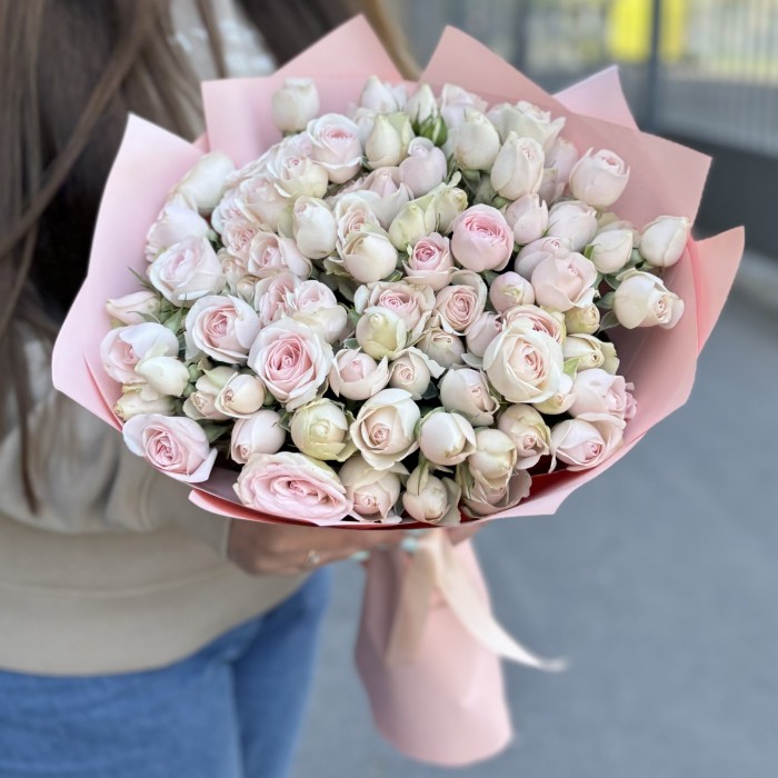 25 пионовидных кустовых роз Свит Блоссом