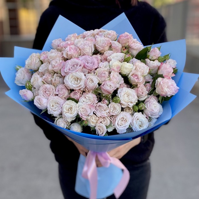 25 пионовидных кустовых роз Энджел Бомбастик