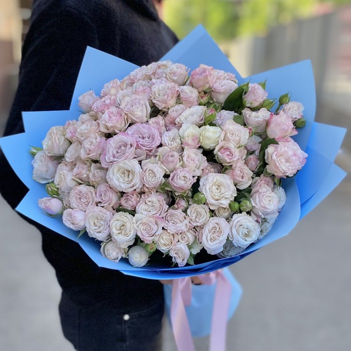 25 пионовидных кустовых роз Энджел Бомбастик