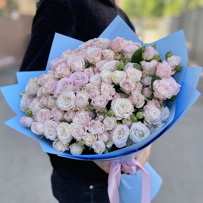 25 пионовидных кустовых роз Энджел Бомбастик