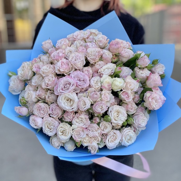 25 пионовидных кустовых роз Энджел Бомбастик