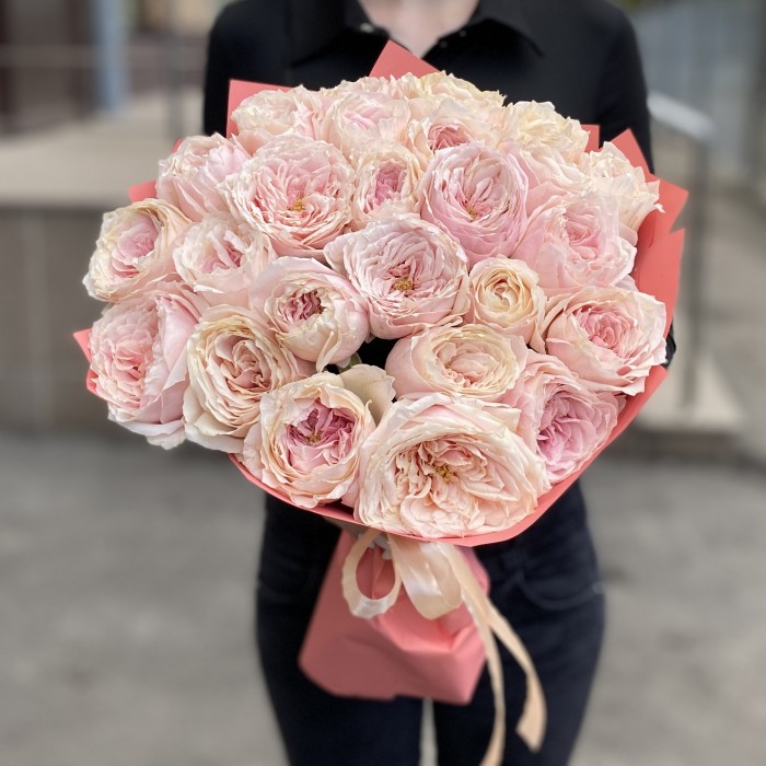 25 пионовидных роз Тсумуги