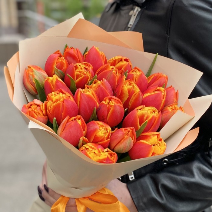 25 пионовидных  тюльпанов Мира