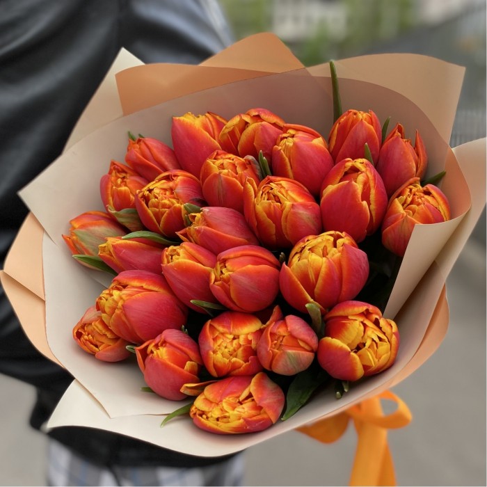 25 пионовидных  тюльпанов Мира