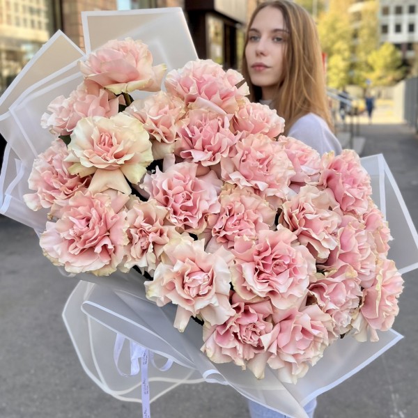 25 пышных роз Пинк Мондиаль