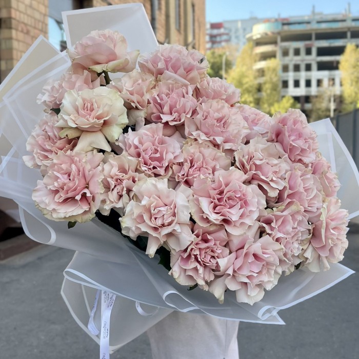 25 пышных роз Пинк Мондиаль