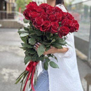 25 роз Эксплорер 80 см