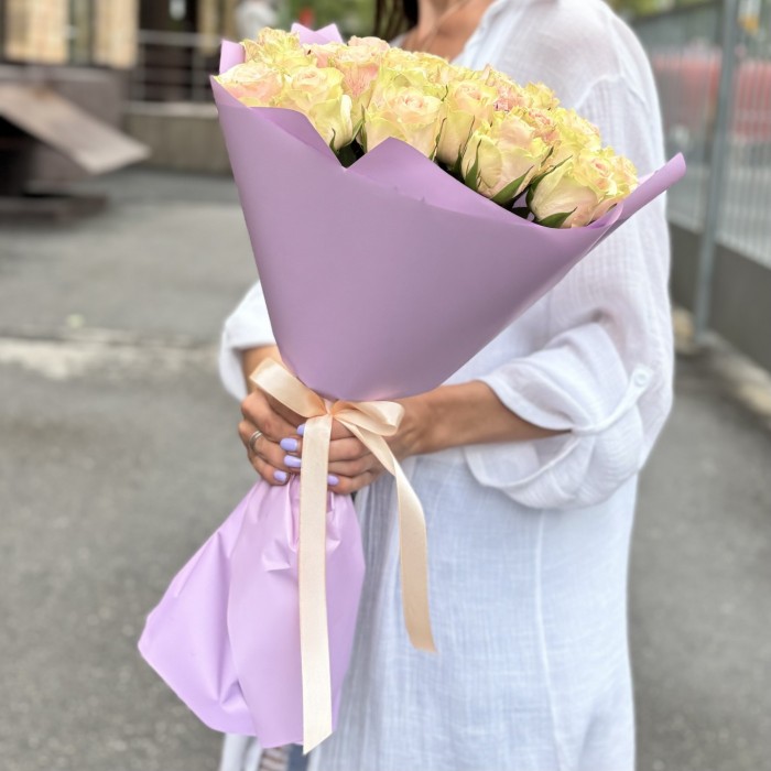 25 роз Фруттето