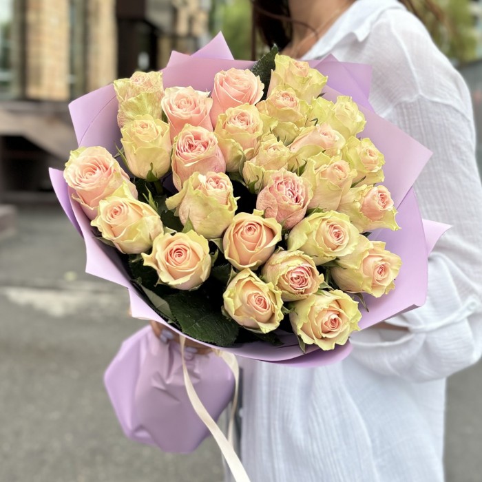 25 роз Фруттето