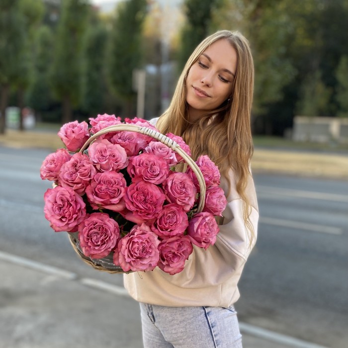 25 роз Кантри Блюз в корзине