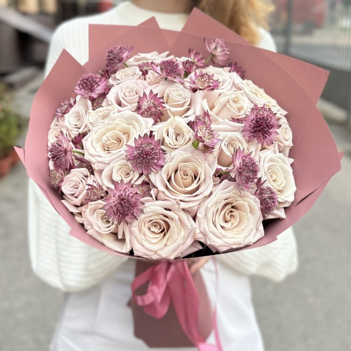 25 роз Мента с астранцией