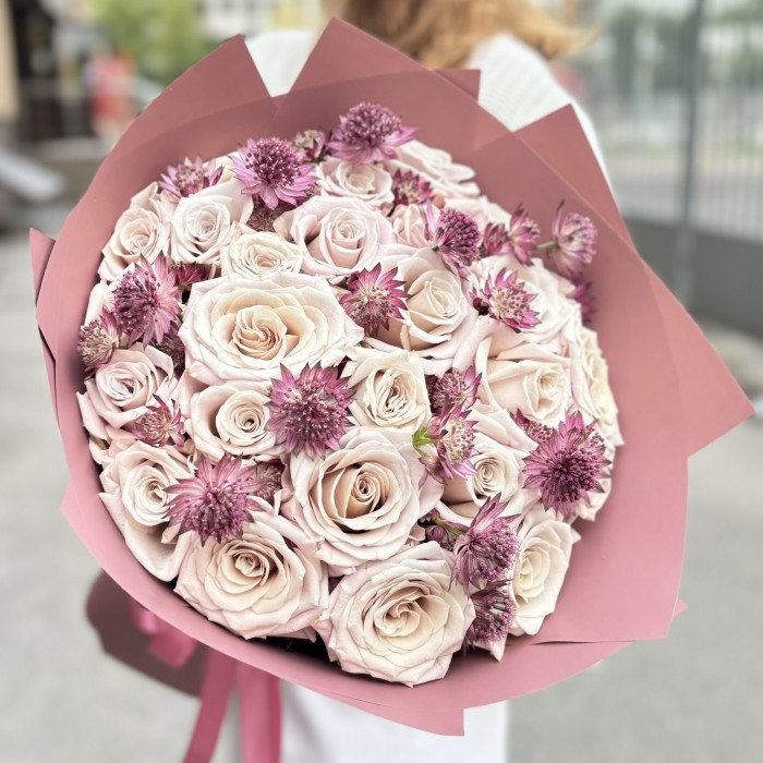 25 роз Мента с астранцией