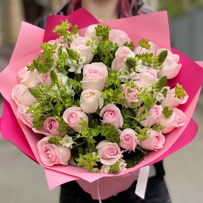 25 роз Свит ревиваль с орнитогалумом