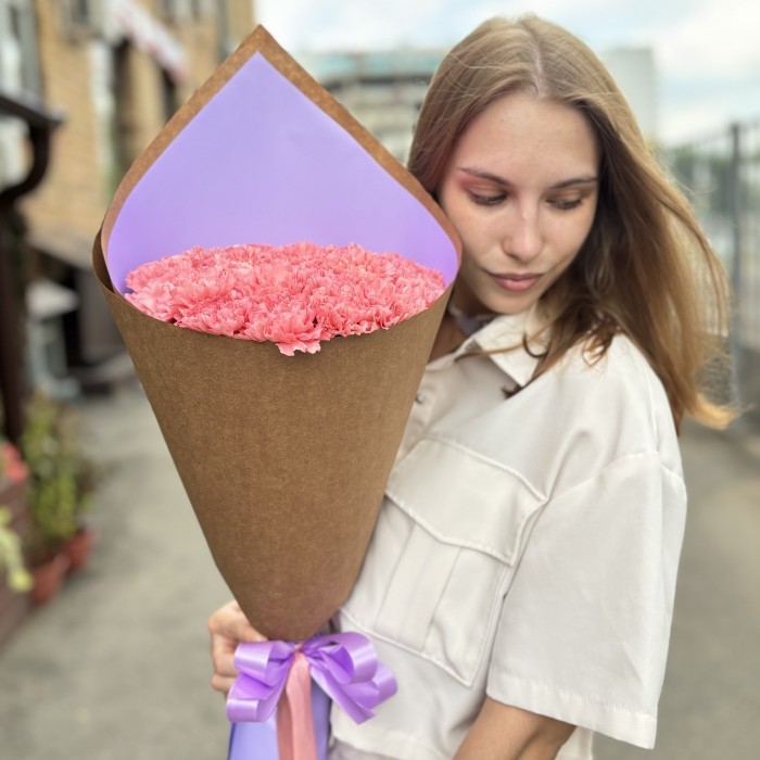 25 розовых гвоздик