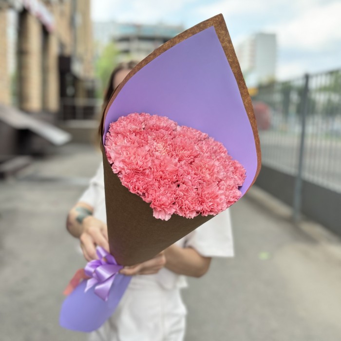 25 розовых гвоздик