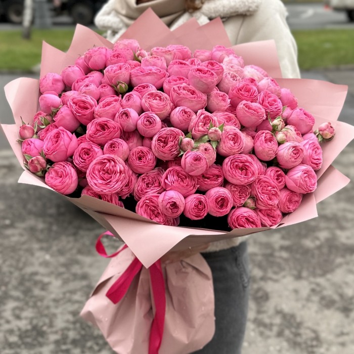 25 розовых кустовых пионовидных роз Жизель