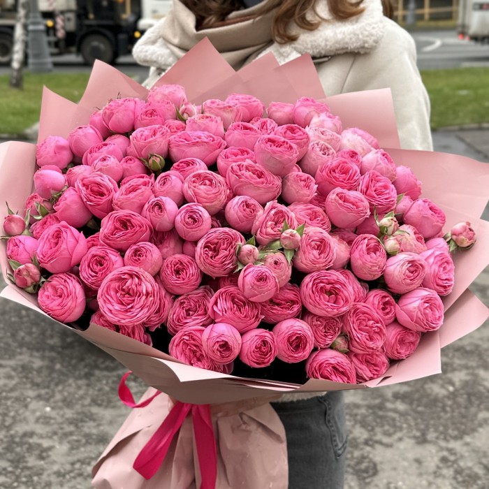 25 розовых кустовых пионовидных роз Жизель