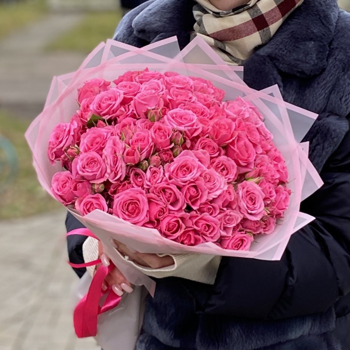 25 розовых кустовых роз Эйлин 40 см