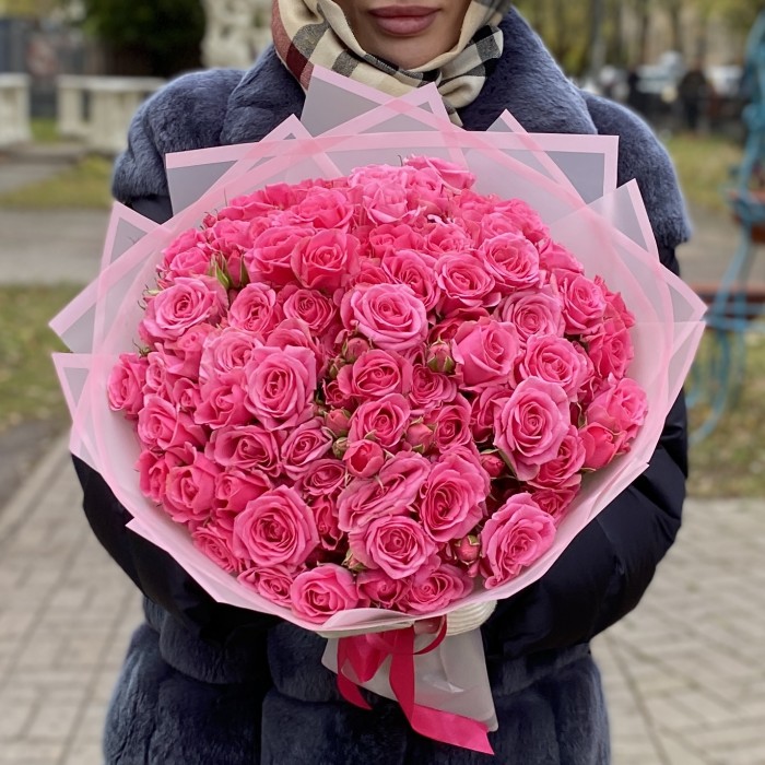 25 розовых кустовых роз Эйлин 40 см