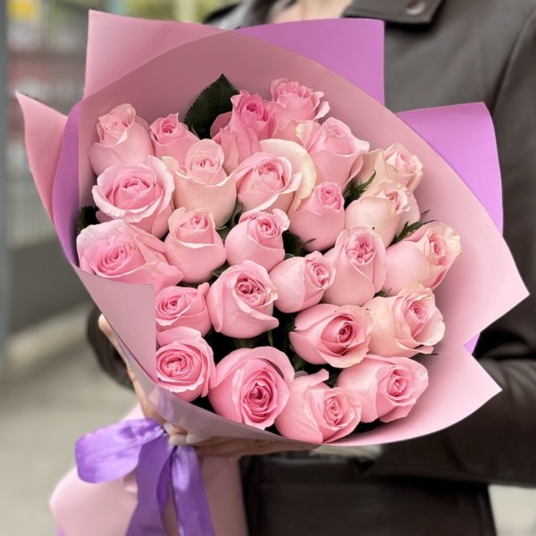 25 розовых роз Ангел Ревиваль 50 см