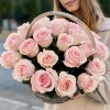 25 розовых роз Новия в корзине