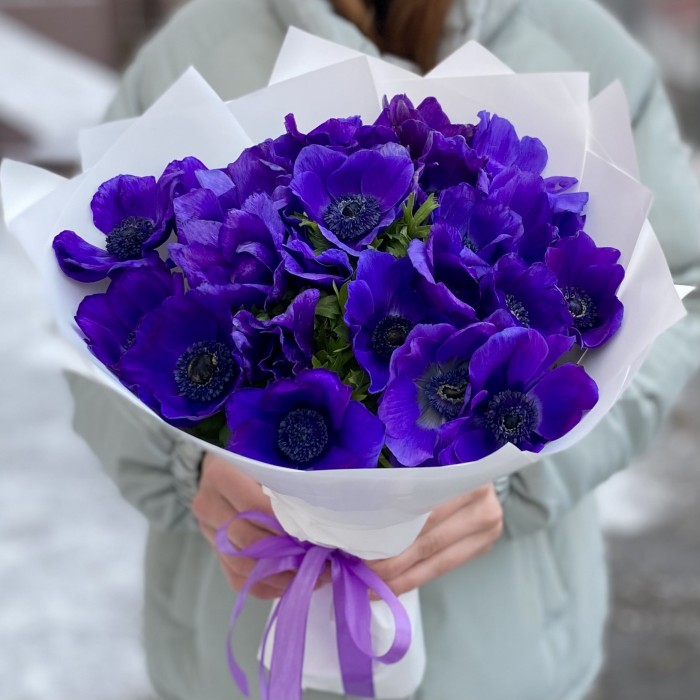 25 синих анемонов