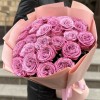 25 сиреневых роз Куинс Краун